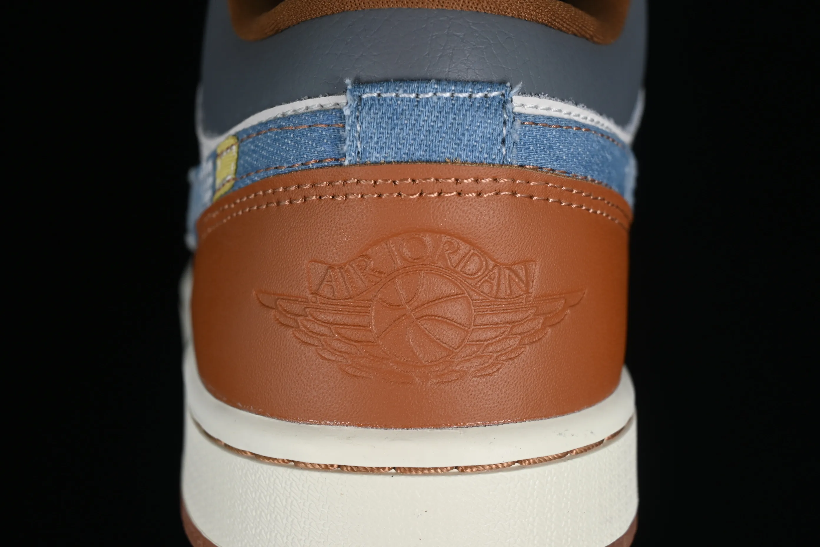 All categories Air Jordan Jordan series basketball shoes Air Jordan 1 Low G version pure original Air Jordan 1 Low AJ1 Joe 1 Valentine's Day limited denim denim low-bang cultural casual sneakers FZ5042-041